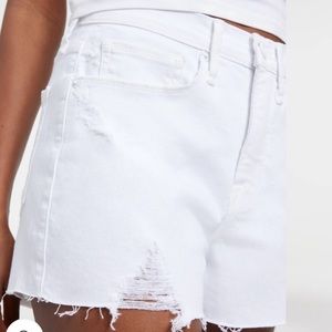 NWT Good American 90’s Shorts in White.   Size 10